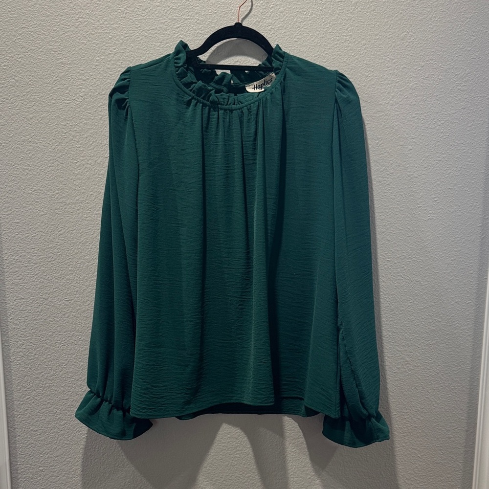 💚 Haptics Elegant Green Top w/ Ruffled Neck & Sleeves – Size S 💚